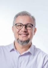 Foto de urna de Bispo Gercione Barros