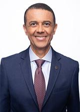 Foto de urna de Charles Santos
