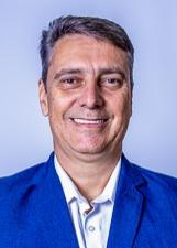 Foto de urna de Carlos Tursi