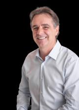 Foto de urna de Neguinho Grassi