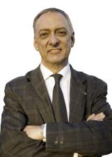 Foto de urna de Thomas Korontai