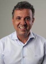 Foto de urna de Alcides Teixeira Neto