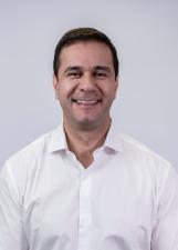 Foto de urna de Renato Araújo