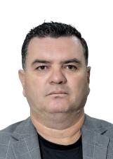Foto de urna de Carlos Adriano