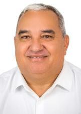 Foto de urna de Holderlin Silva