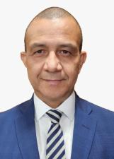 Foto de urna de Carlos Gomes