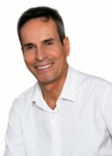Foto de urna de Ladislê Teixeira