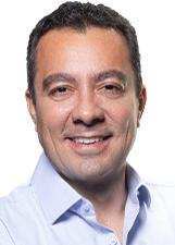 Foto de urna de Eli Corrêa Filho