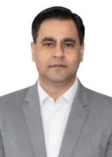 Foto de urna de Tomio Yano