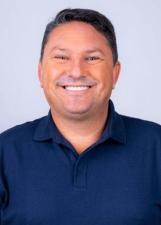 Foto de urna de Cezar de Adério