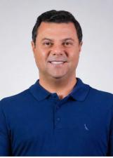 Foto de urna de Luciano Simões Filho
