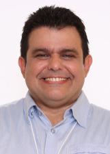 Foto de urna de Jorge Pinheiro