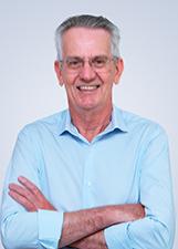 Foto de urna de Dr. Walter Vosgrau